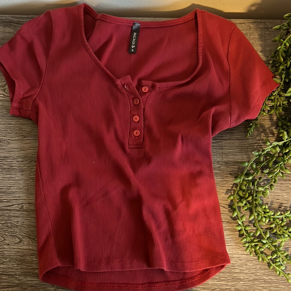 Red ribbed crop top